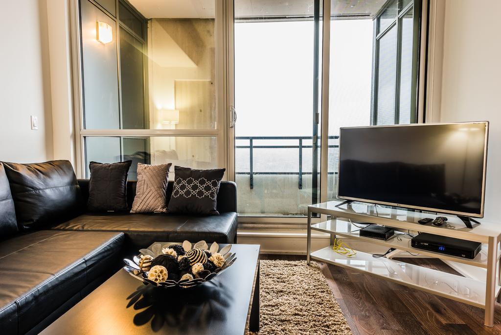 Gladstone Suites - Toronto Central Room photo