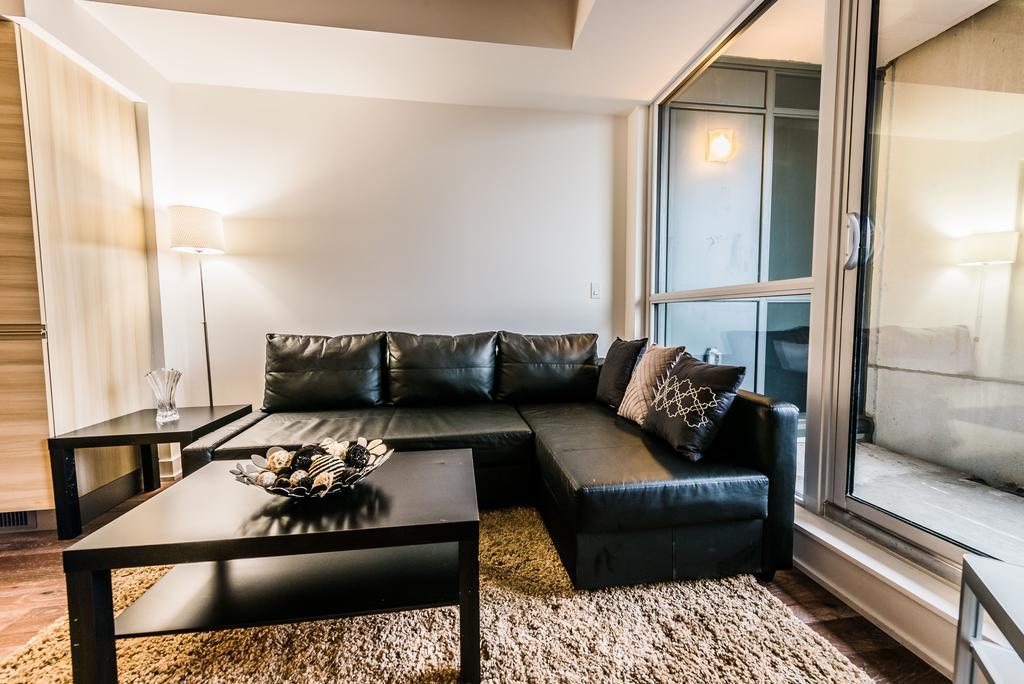 Gladstone Suites - Toronto Central Room photo